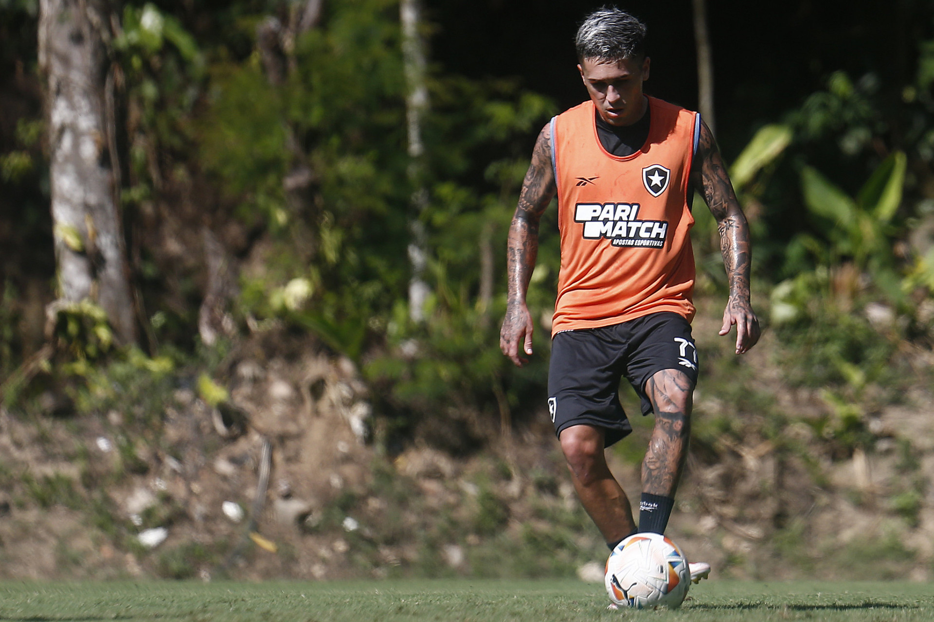 Diego Hernández, do Botafogo, no treino desta sexta-feira (24) - Vítor Silva/Botafogo