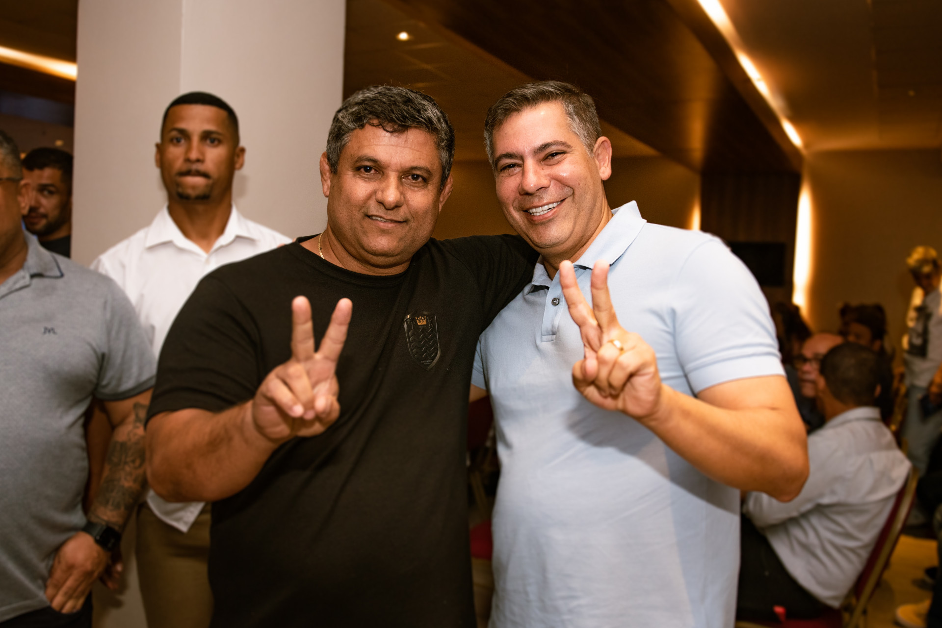 Vereador e presidente do PL de Cabo Frio, Josias da Swell e Dr. Serginho - Ascom