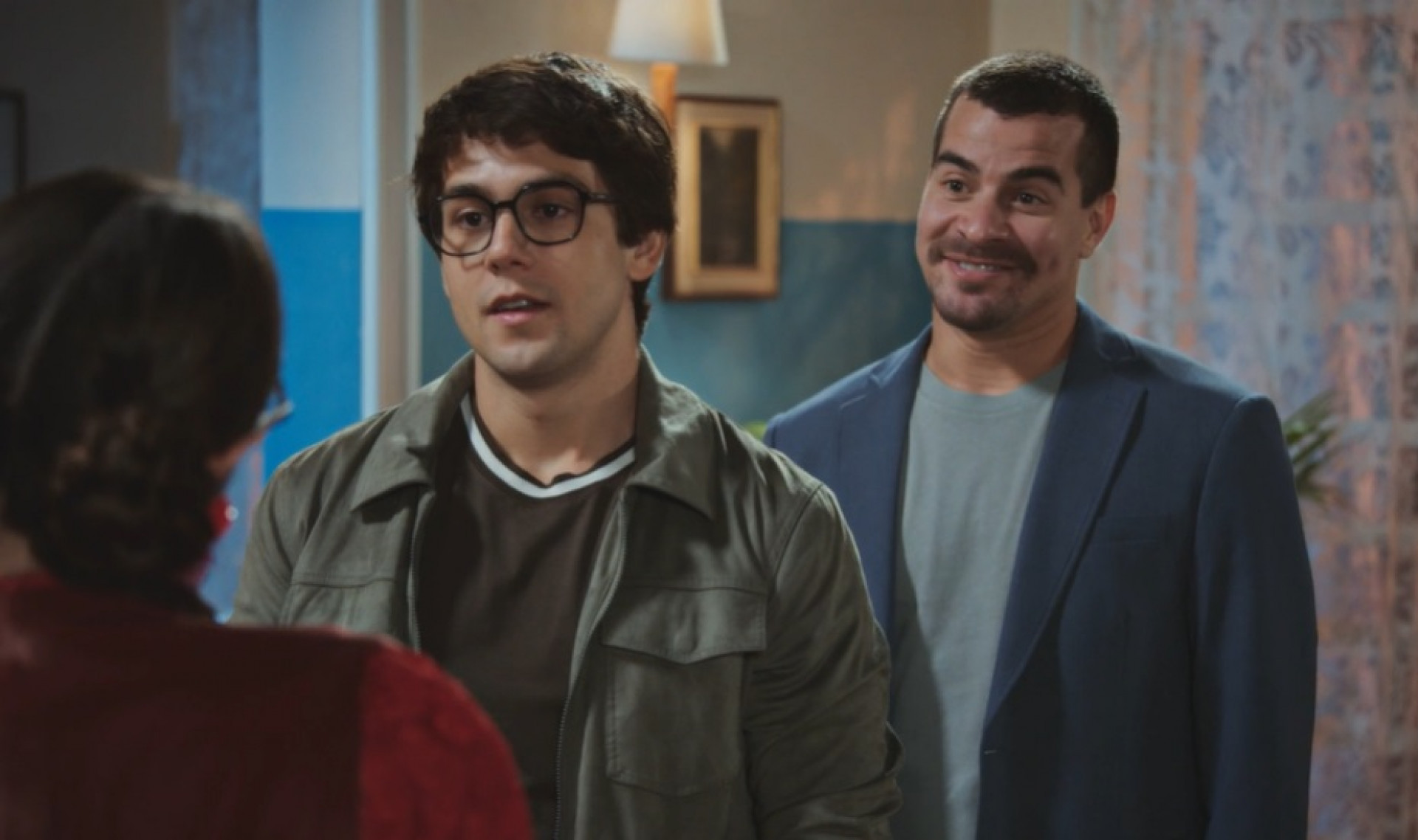 Lupita (Daphne Bozaski), Guto (Daniel Rangel) e Júpiter (Thiago Martins) - Reprodução de vídeo / TV Globo