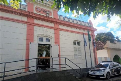 Dois homens são presos por violência doméstica em Carmo