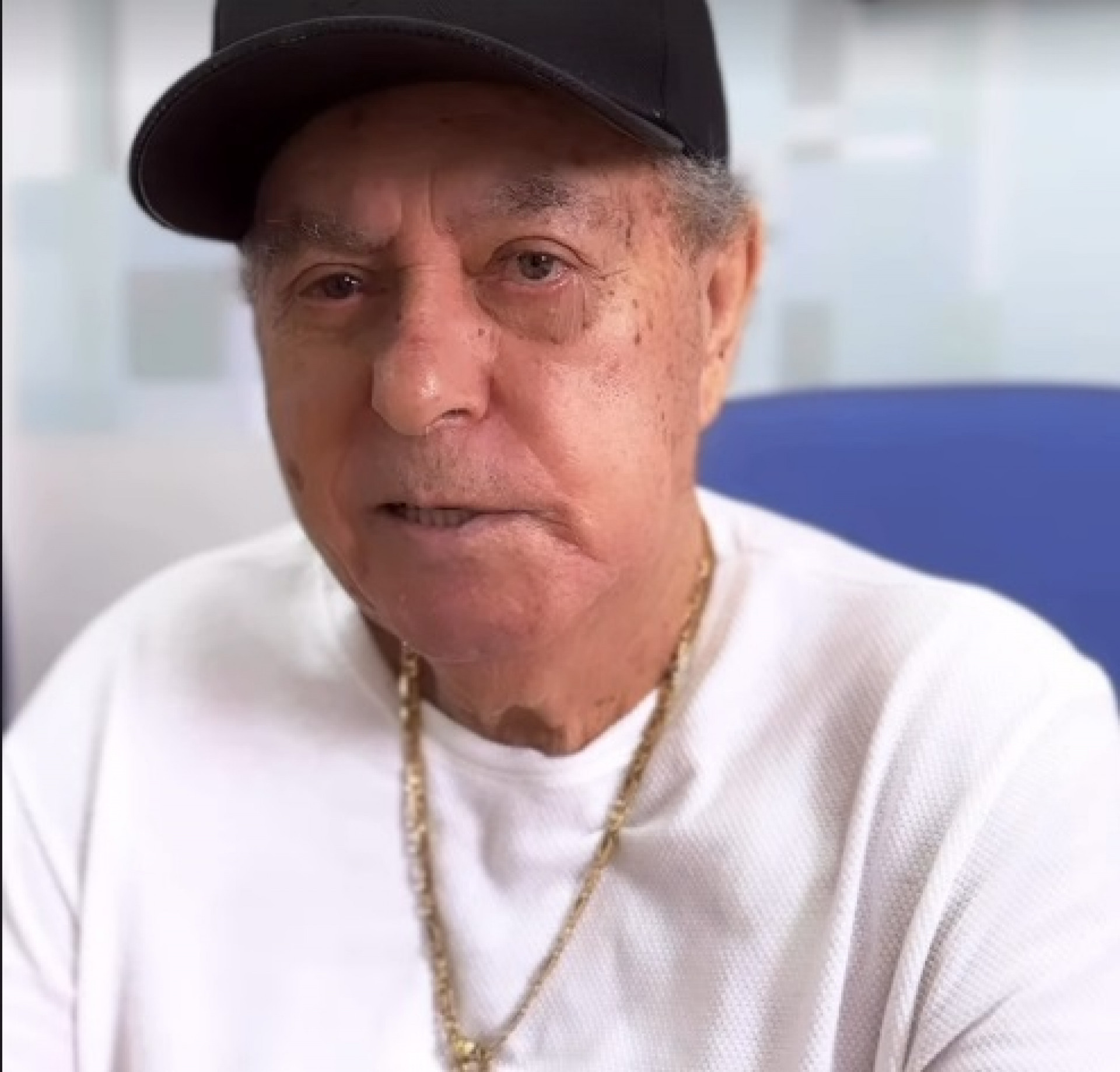 Milionário agradece fãs após passar por cirurgia - Reprodução de vídeo