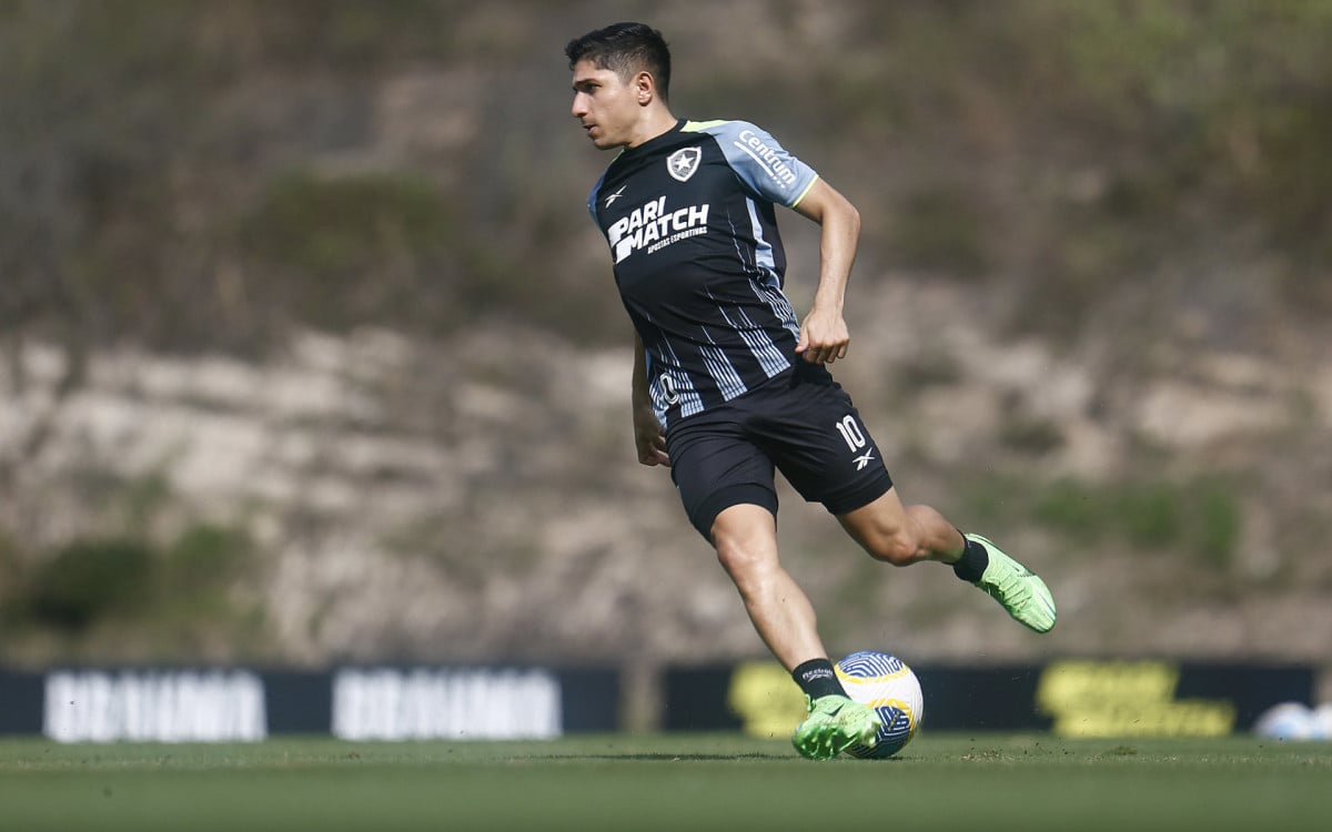 Savarino em treinamento pelo Botafogo - Vítor Silva / Botafogo
