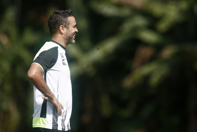 Tiquinho Soares irá viajar com grupo do Botafogo para a Colômbia