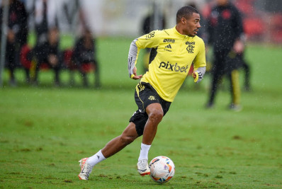 De La Cruz participa de treino do Flamengo e irá enfrentar o Millonarios