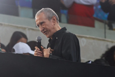 Futebol Solidário: Parreira é homenageado e aplaudido no Maracanã