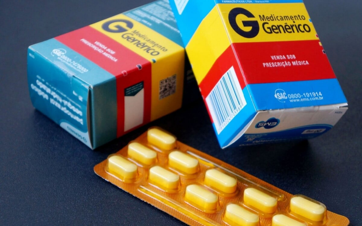 A Lei nº 9.787, de 1999, assegura a qualidade dos medicamentos genéricos (Imagem: Brenda Rocha - Blossom | Shutterstock)