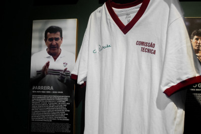 Nos 40 anos do bi, Fluminense lança camisa em homenagem a Parreira