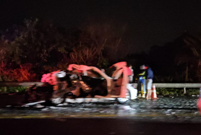 Batida entre ônibus e carro mata três  na Rio-Santos em Mangaratiba
