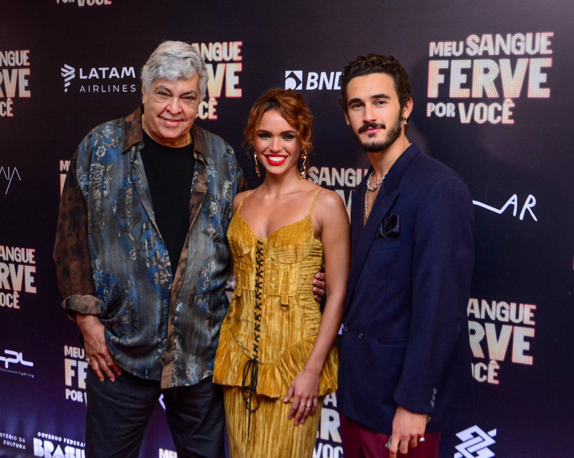 Sidney Magal ao lado dos Filipe Bragança e Giovana Cordeiro - Webert Belicio / Agnews
