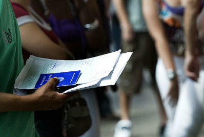 Revisão de dados indica recuo em número de jovens nem-nem