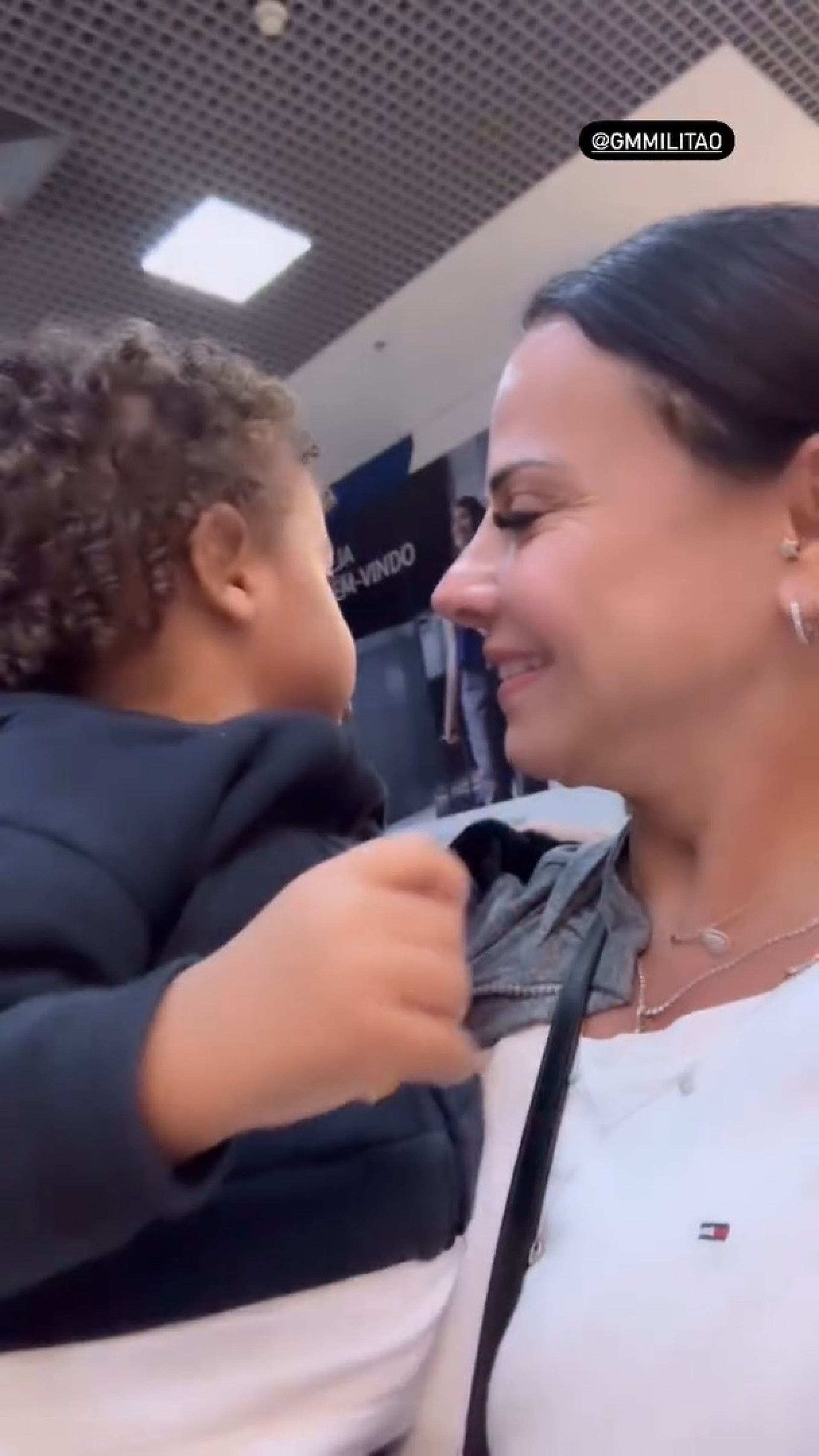 Viviane Araújo mostra reencontro emocionante com o filho - Reprodução / Instagram