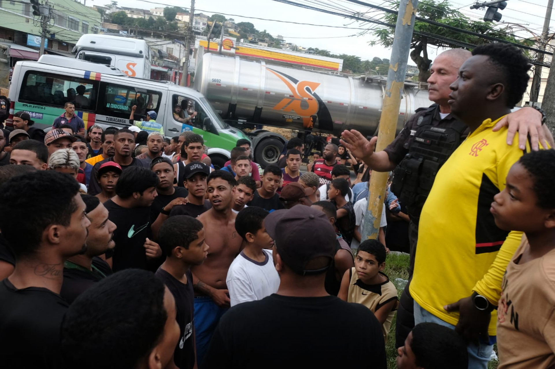 Pai de menina encontrada morta em lixeira pede calma para popula&ccedil;&atilde;o na 37&ordf; DP - Pedro Teixeira / Ag&ecirc;ncia O Dia