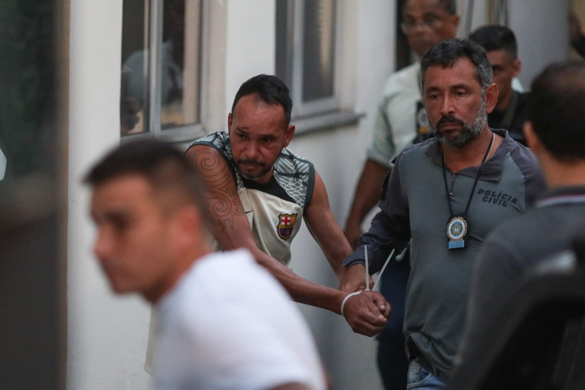 Suspeito de matar menina na ilha do Governador foi transferido da 37&ordf; DP nesta ter&ccedil;a-feira (28) - Pedro Teixeira / Ag&ecirc;ncia O Dia