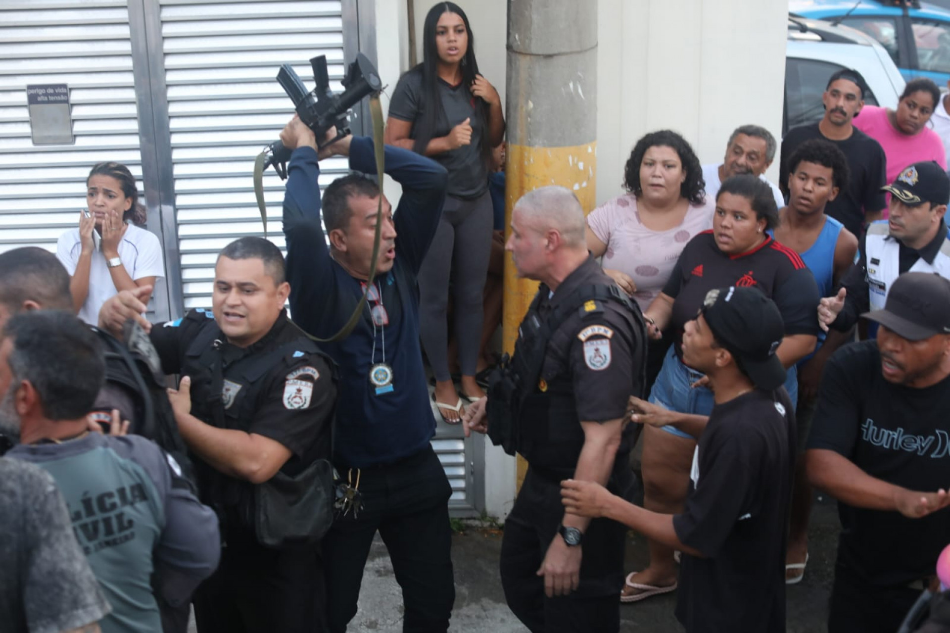 Morte de menina na Ilha gerou como&ccedil;&atilde;o de moradores da regi&atilde;o e pedidos de justi&ccedil;a - Pedro Teixeira / Ag&ecirc;ncia O Dia