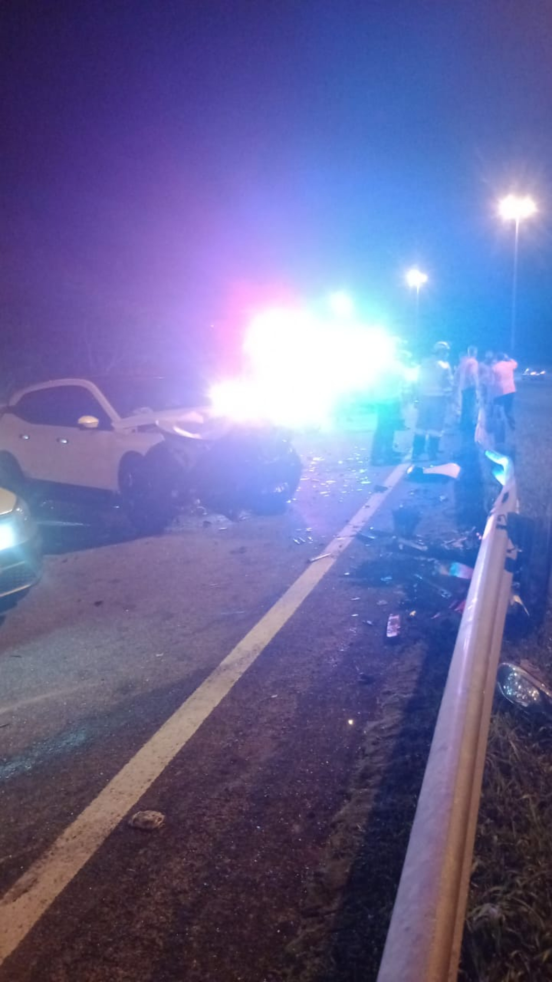 O acidente ocorreu no KM 109 da BR-116 (Rodovia Rio-Teresópolis), na altura de Guapimirim