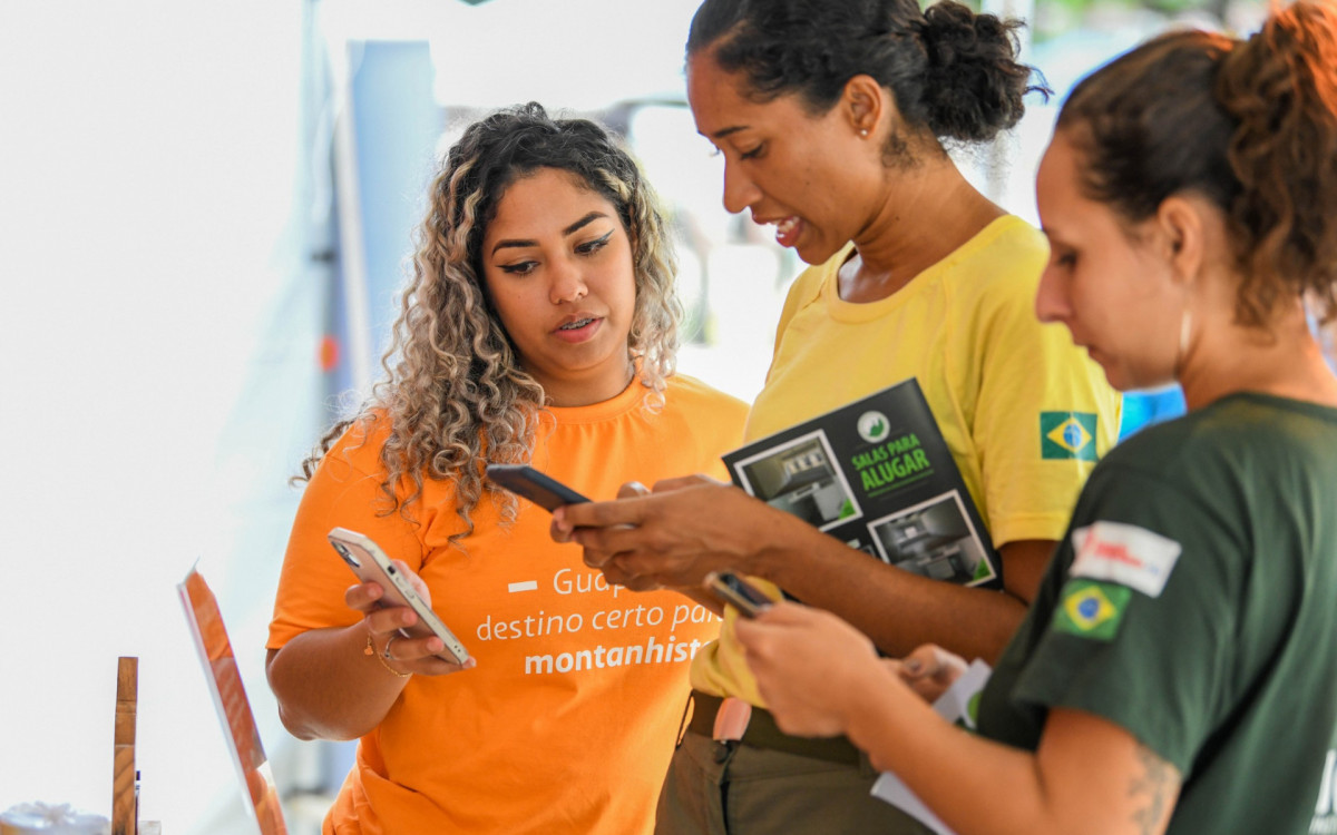 Folhetos e guias informativos foram distribuídos ao público