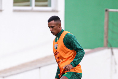Marquinhos aposta em evolução do Fluminense e exalta veteranos: 'Casa perfeitamente'