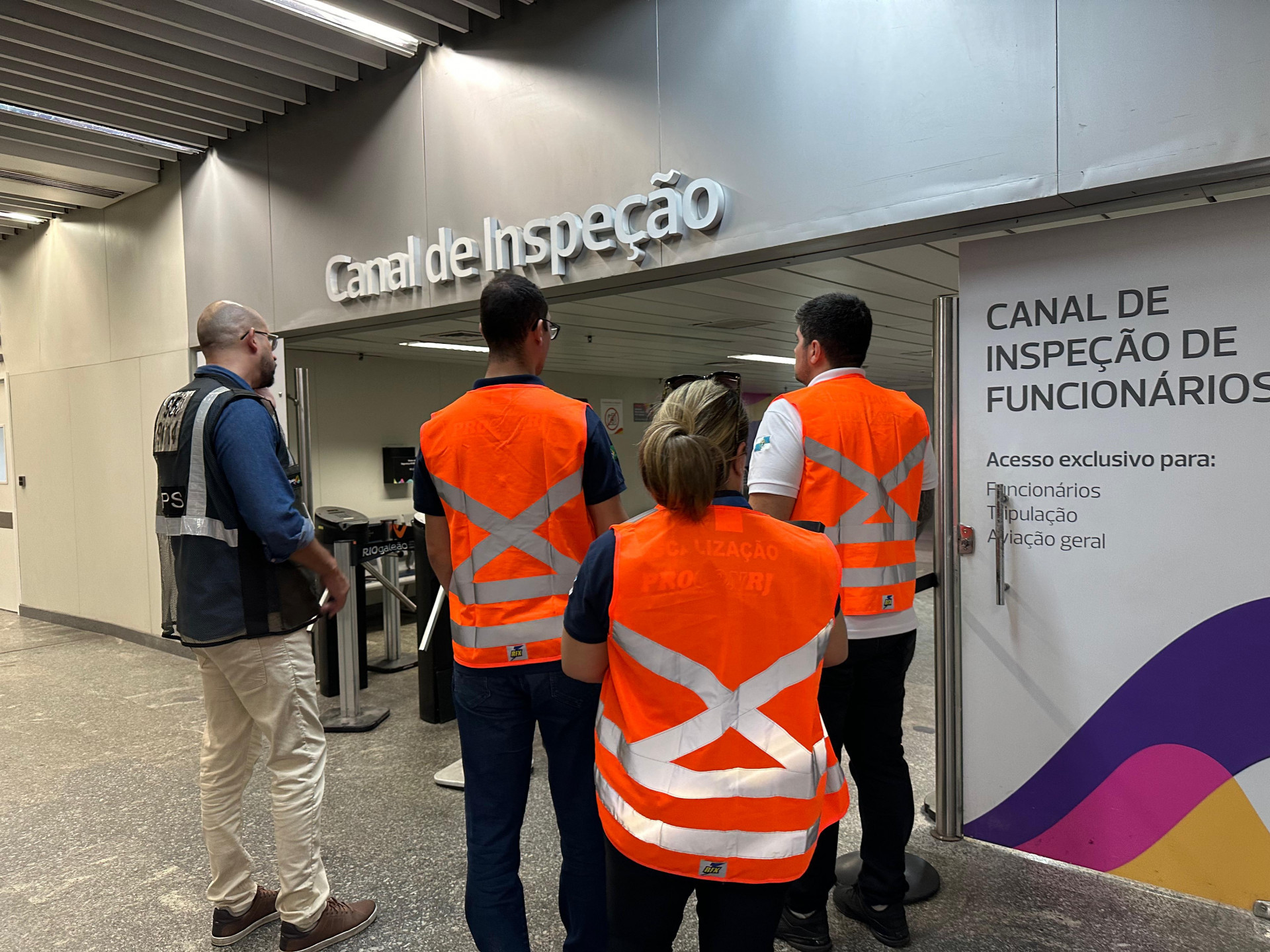 Agentes estiveram nos principais aeroportos do Rio - Divulgação