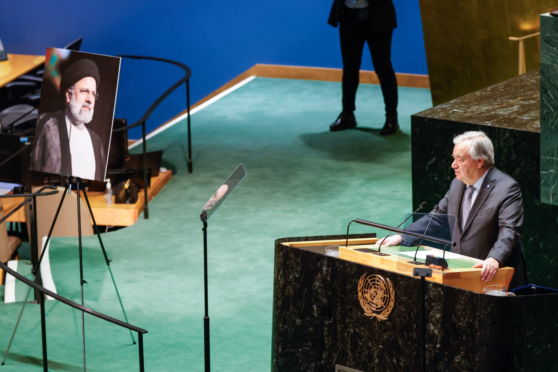 Guterres durante 'homenagem' da ONU a Raisi nesta quinta-feira (30) - Kena Betancur / AFP