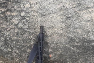 Dois criminosos ficam feridos após confronto com policiais militares