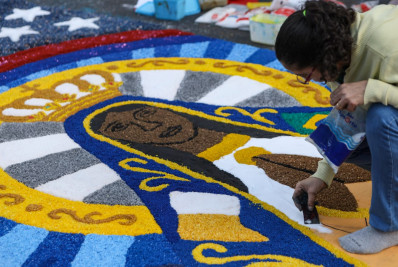 No Dia de Corpus Christi, fiéis revelam desejo por trás dos tapetes: 'Fé, paz e esperança'