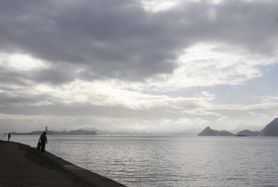 Frente fria chega ao Rio e final de semana será de chuva