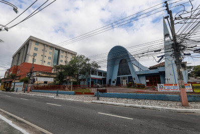 Criminoso invade paróquia e assalta fiéis em Nilópolis