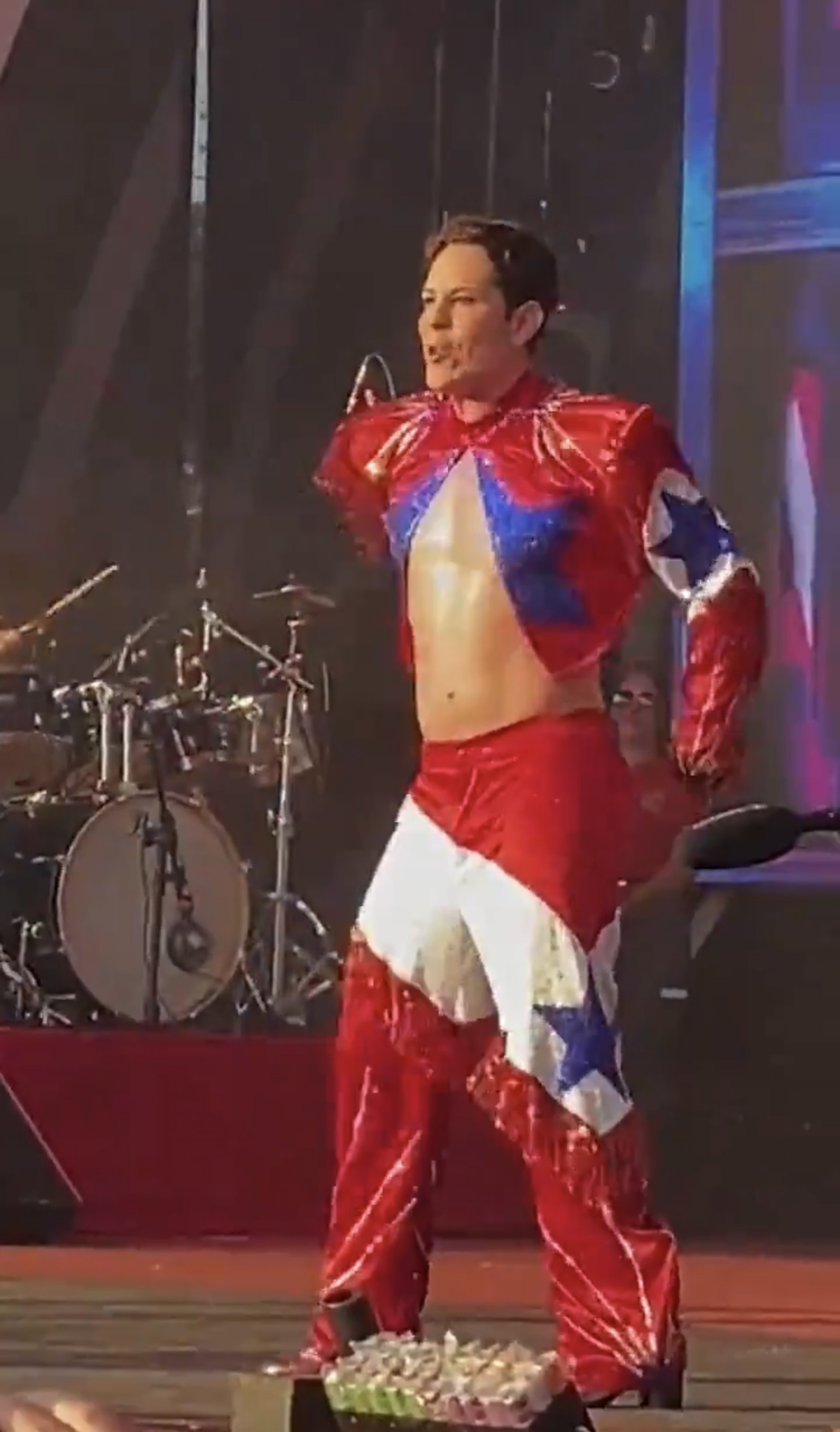 Christian Chávez, do 'RBD', sobe ao palco em show de Joelma - Reprodução