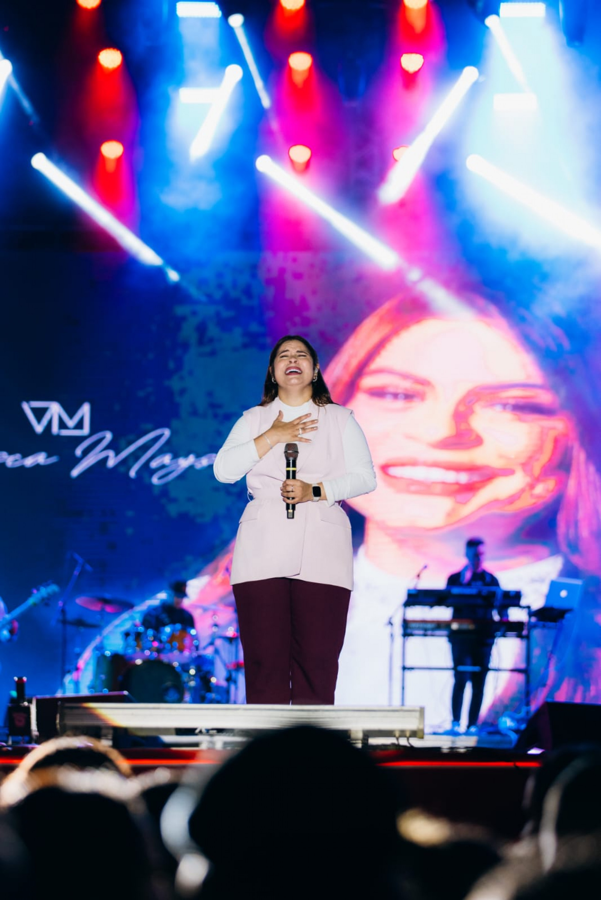 Noite contou com a participação especial de líderes e artistas locais