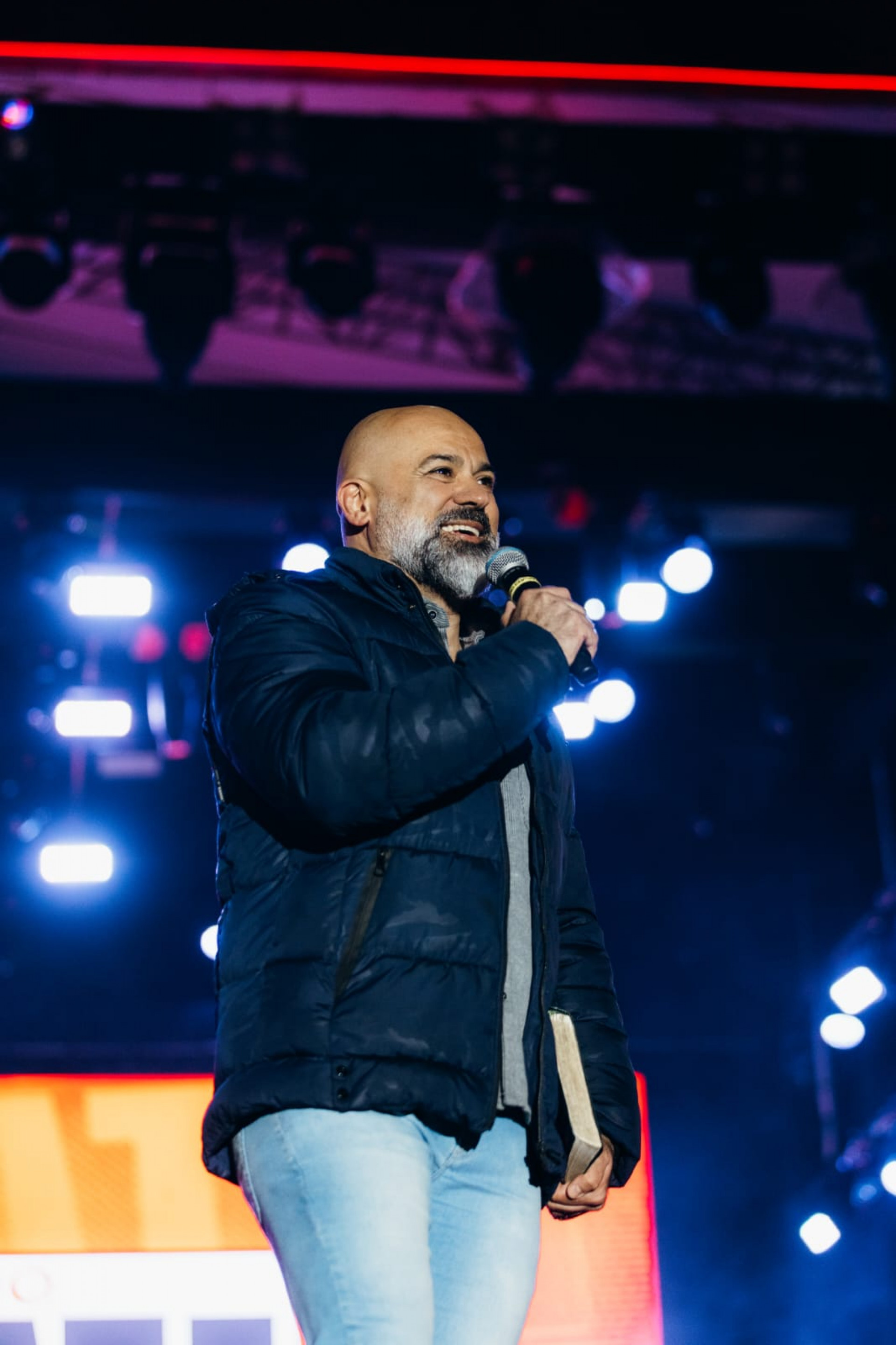 Noite contou com a participação especial de líderes e artistas locais