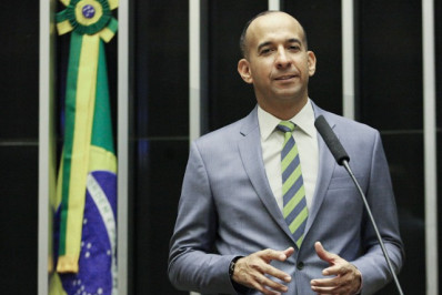 Deputado federal é condenado por improbidade administrativa e perde direitos políticos
