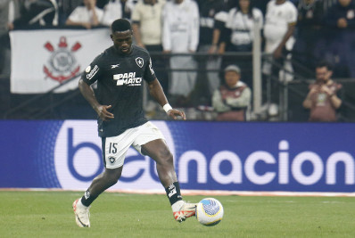 Em boa fase, Bastos se firma no Botafogo e enaltece mentalidade do elenco