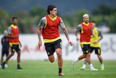 Média de gols de Pedro na temporada é superior a de Gabigol em 2019