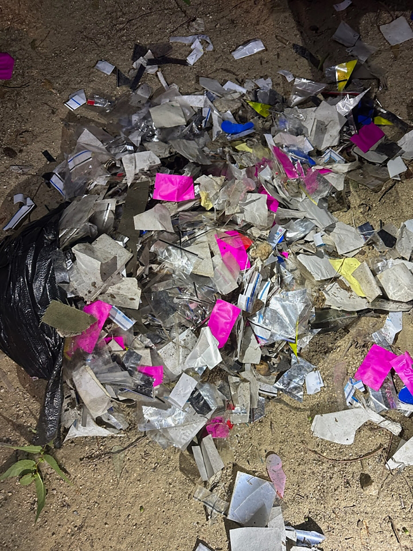 Lixo enviado pelos norte-coreanos a Coreia do Sul  - Divulgação / Ministério da Defesa da Coreia do Sul / AFP