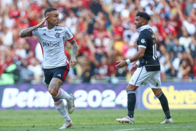 Flamengo se impõe e aplica maior goleada da história sobre o Vasco 