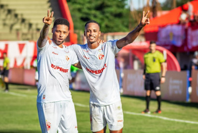 Com gols de André e Romarinho, America bate Artsul e mantém 100% na Série A2