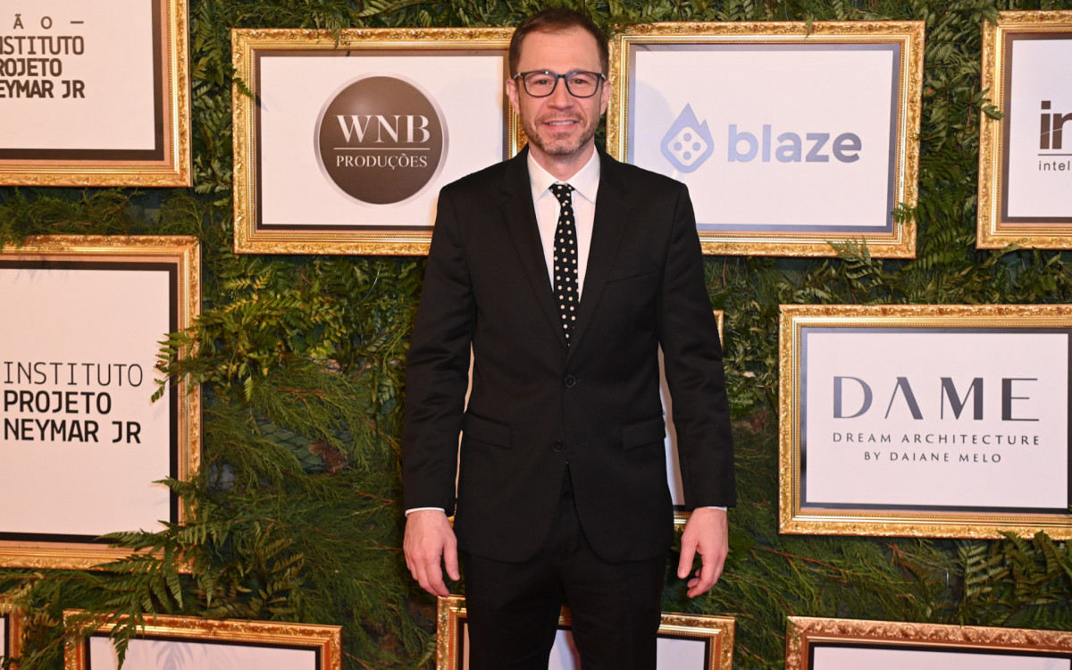 Thiago Leifert no leilão beneficente de Neymar em São Paulo