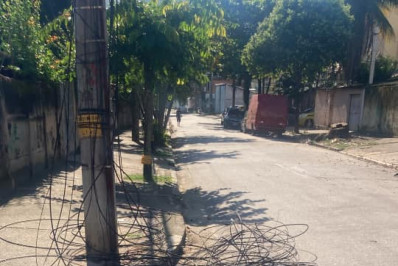 Técnicos de operadora de internet e telefone sofrem ameaças do tráfico na Praça Seca