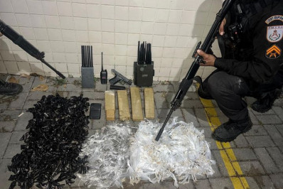 PM apreende menor e grande quantidade de drogas em Belford Roxo