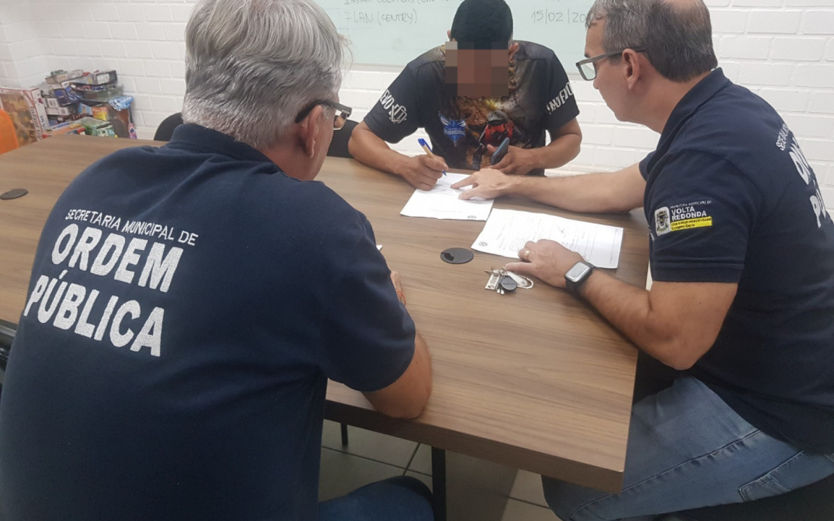 Homem se apresentou espontaneamente na sede da Semop após ser notificado pela secretaria e pela Polícia Civil 