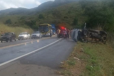 Acidente envolve pai e filha na BR-356