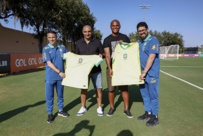 Ídolo do Botafogo e ex-volante assistem treino da seleção brasileira nos Estados Unidos