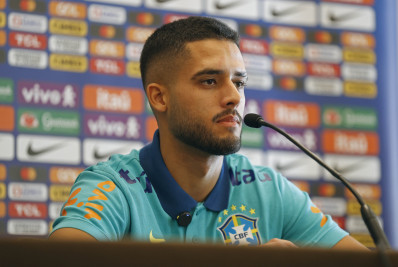 Yan Couto 'entrega' novo vínculo com o City e evita falar em 'cadeira cativa' na seleção