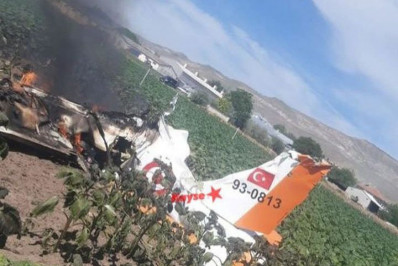Dois pilotos morrem em queda de avião de treinamento militar na Turquia