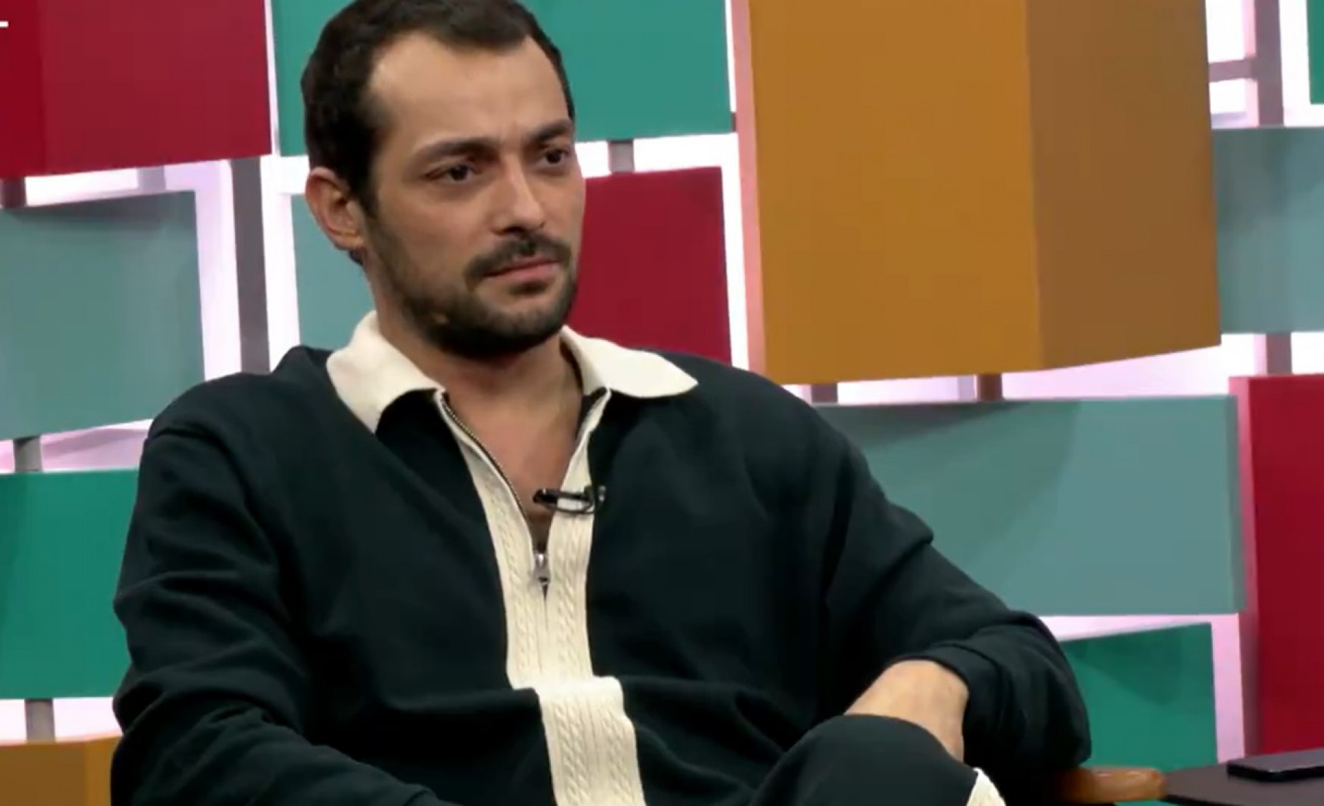 Eduardo Sterblitch opina sobre beleza de Léo Santana - Reprodução de vídeo