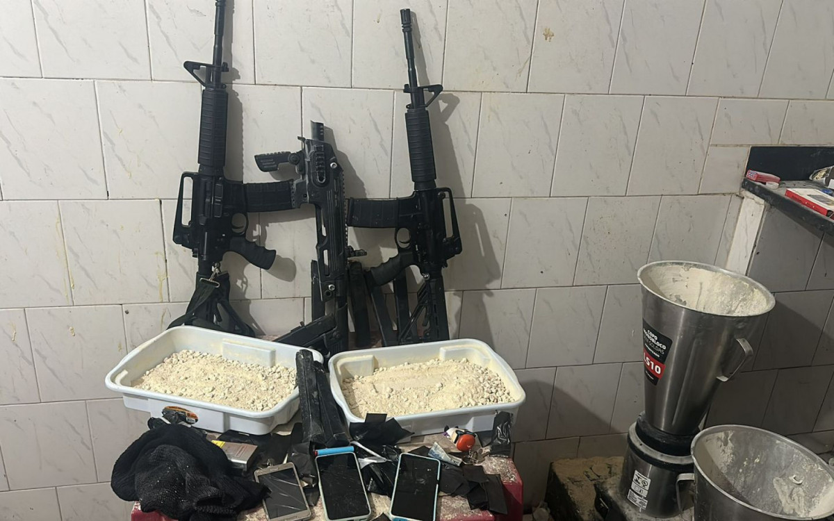 Todo o material apreendido foi encaminhado para a delegacia para os procedimentos legais