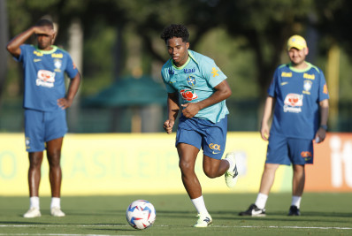 Endrick comemora mais um gol em jogo da Seleção: 'É o que eu sei fazer'