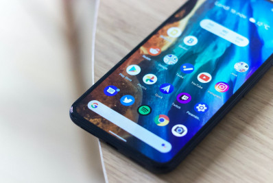 Oito em cada dez adultos defendem a proibição de celulares em escolas