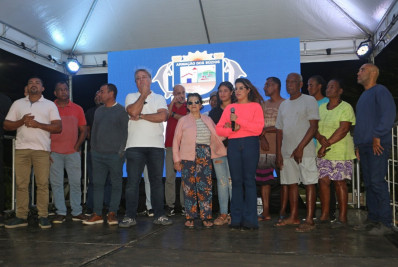 Inauguração da Praça da Marina tem homenagem a dois nomes importantes em Búzios