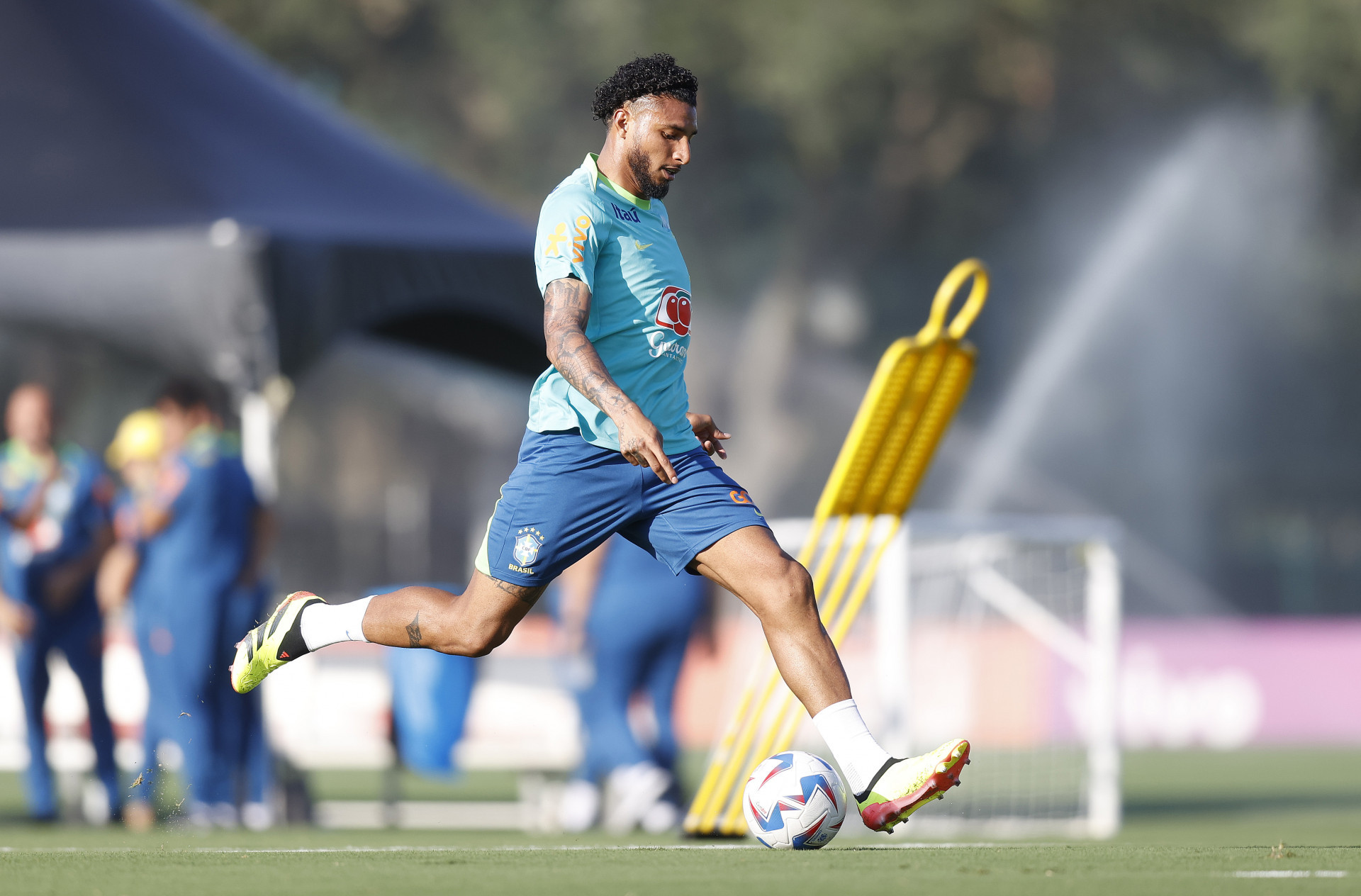 Éderson celebra convocação e manda recado a Wesley: ‘Sempre 